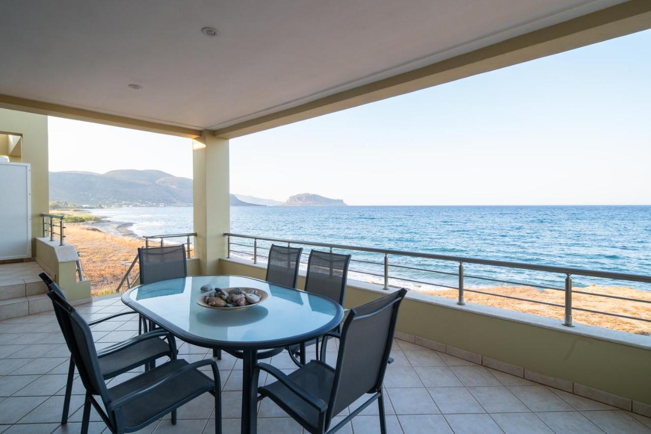Spacious Beachfront Maisonettes With Stunning Views & A Private Beach โมเน็มวาซี ภายนอก รูปภาพ