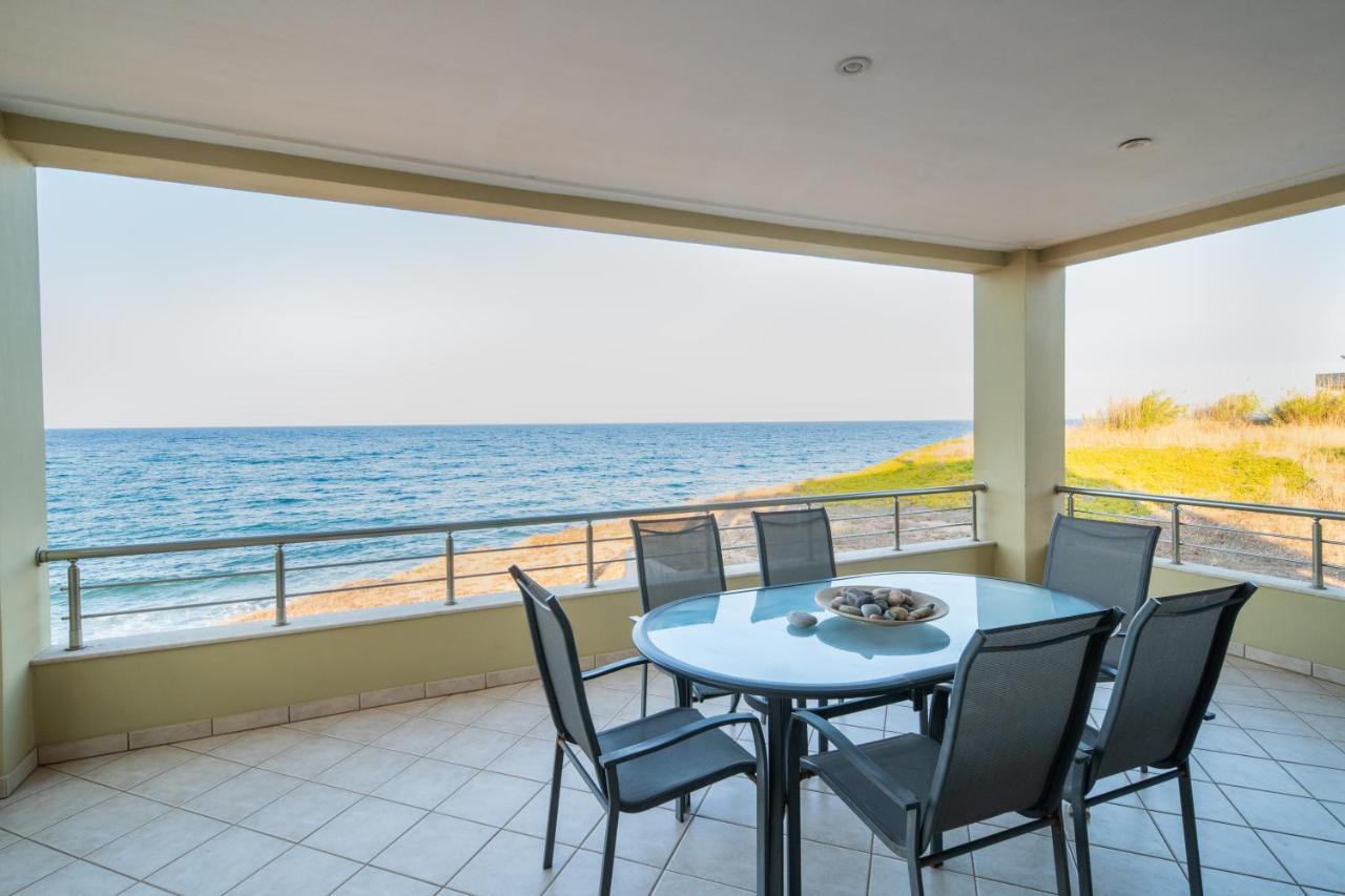 Spacious Beachfront Maisonettes With Stunning Views & A Private Beach โมเน็มวาซี ภายนอก รูปภาพ