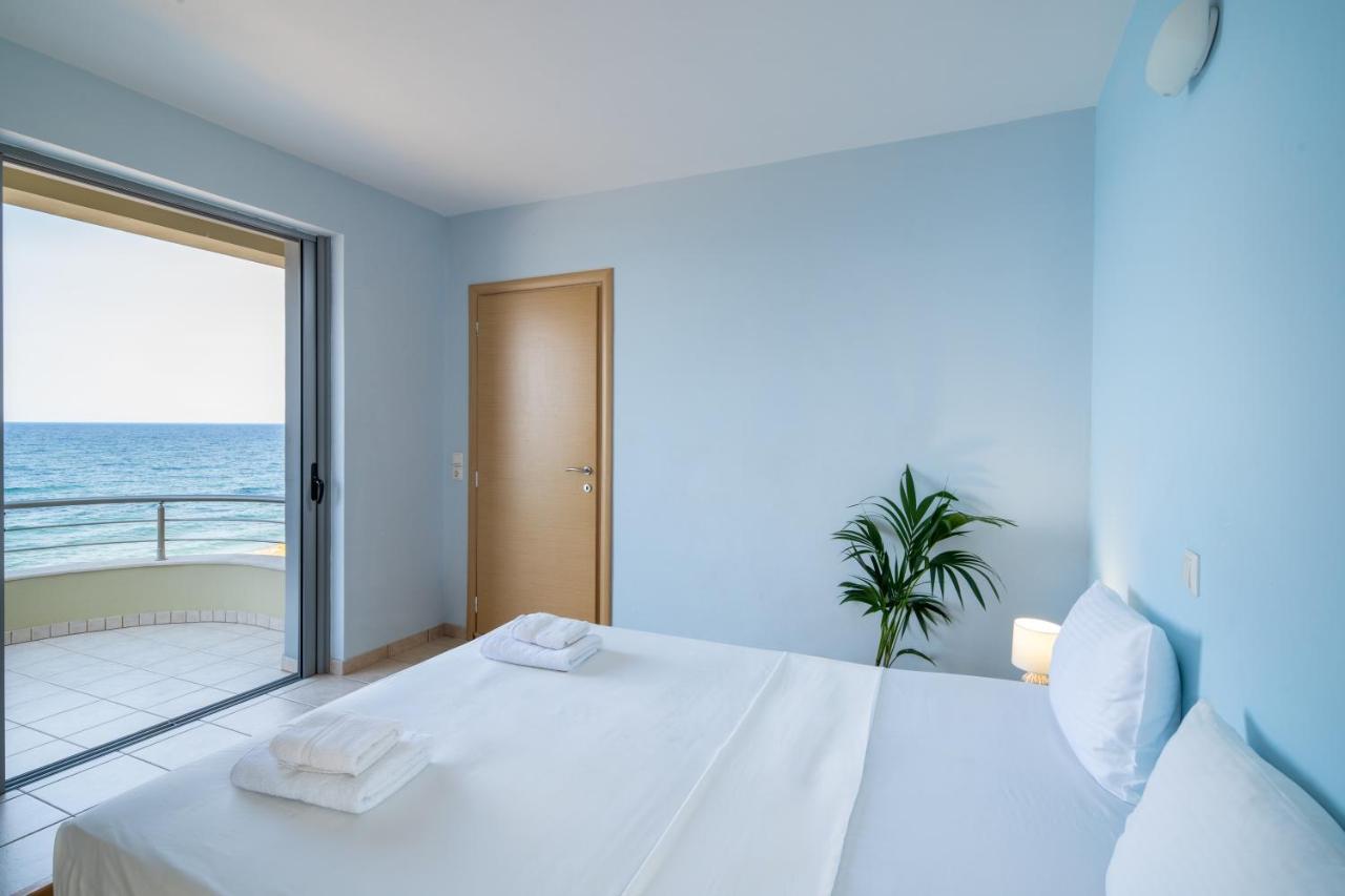 Spacious Beachfront Maisonettes With Stunning Views & A Private Beach โมเน็มวาซี ภายนอก รูปภาพ