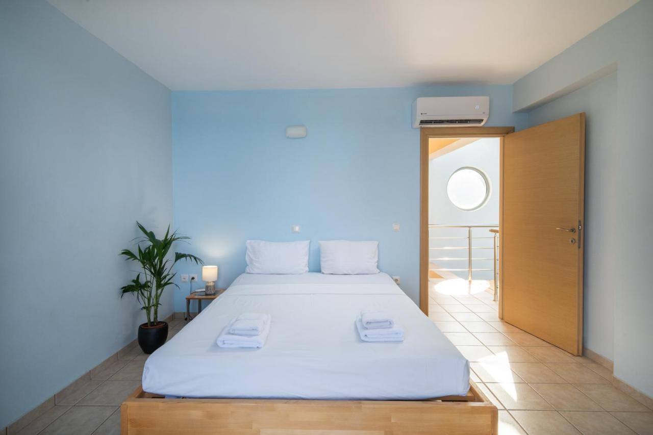 Spacious Beachfront Maisonettes With Stunning Views & A Private Beach โมเน็มวาซี ภายนอก รูปภาพ