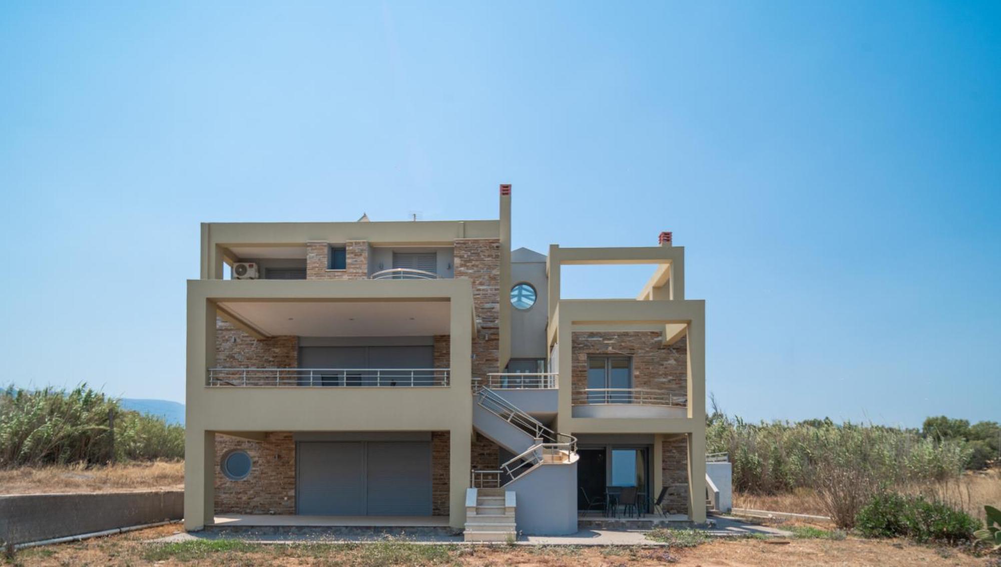 Spacious Beachfront Maisonettes With Stunning Views & A Private Beach โมเน็มวาซี ภายนอก รูปภาพ